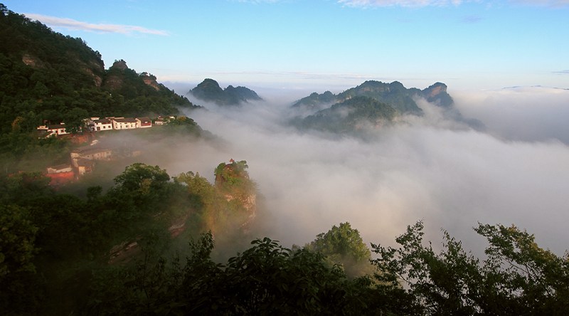 仙居（作者：胡宏坤；拍摄所在：休宁县齐云山镇齐云山村；联系电话：18955966555；联系地点：休宁县工商局）.jpg